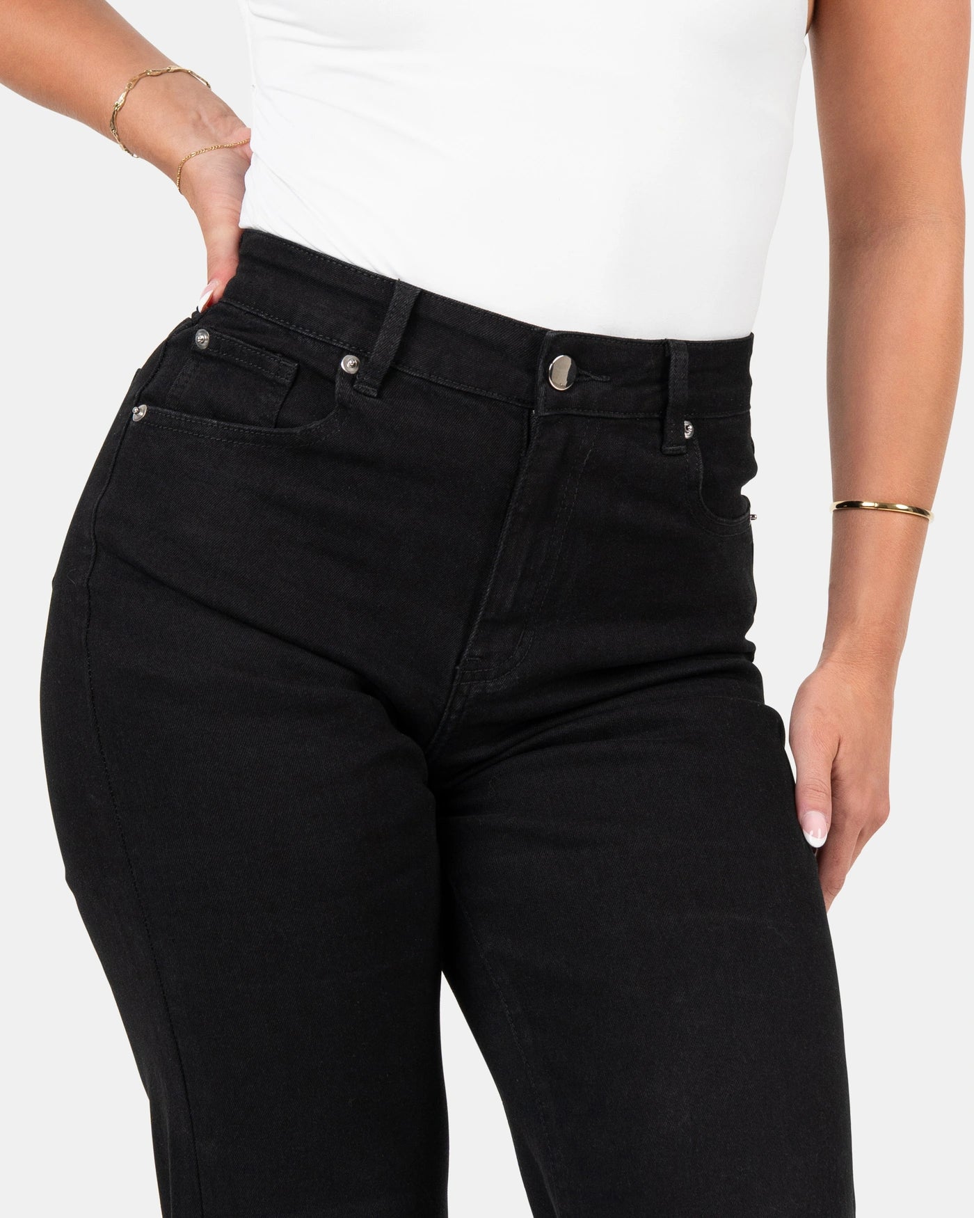 Curve-Hugging Relax – High-Waist – Black