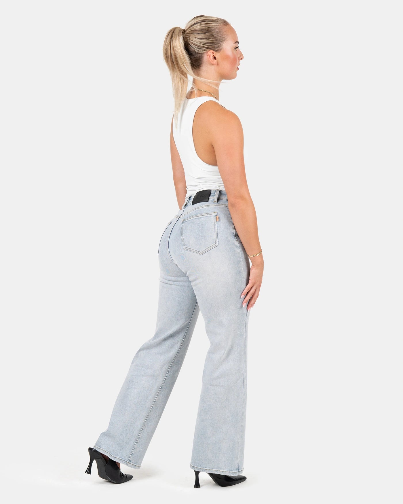 S | 167cm | 68cm waist
