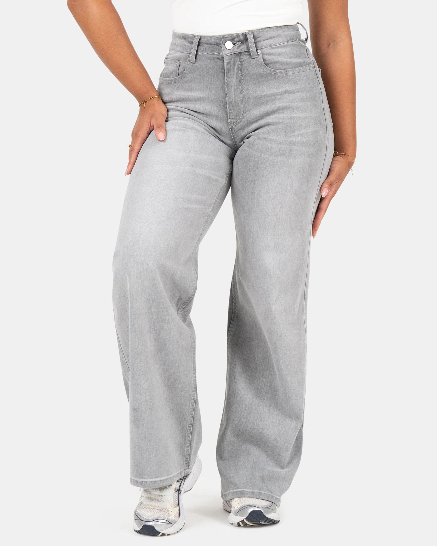 Curve-Hugging Wide Leg – Mid Rise – Cloud Grey