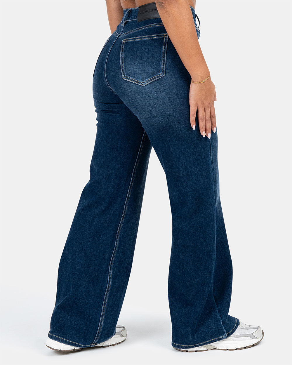 Curve-Hugging Relax – High-Waist – Indigo