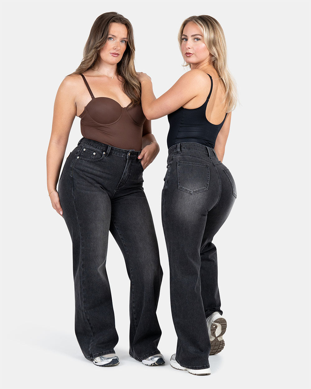 Curve-Hugging Relax – High-Waist – Black