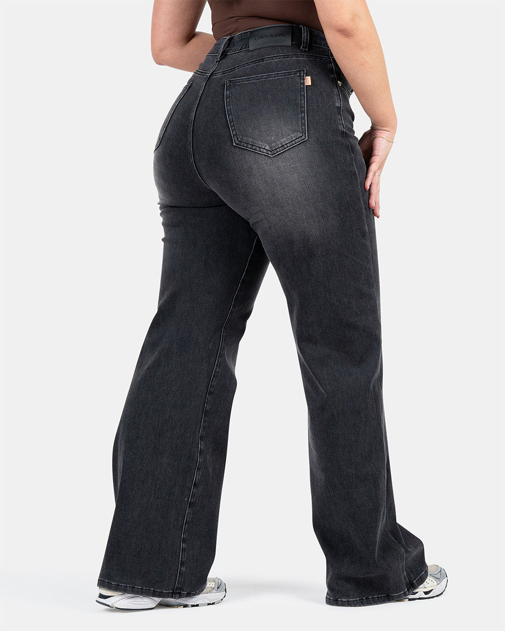 Curve-Hugging Relax – High-Waist – Black