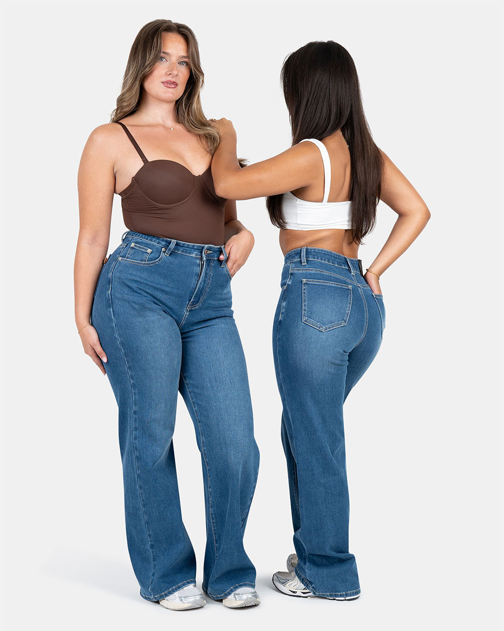 Curve-Hugging Relax – High-Waist – Mid Blue