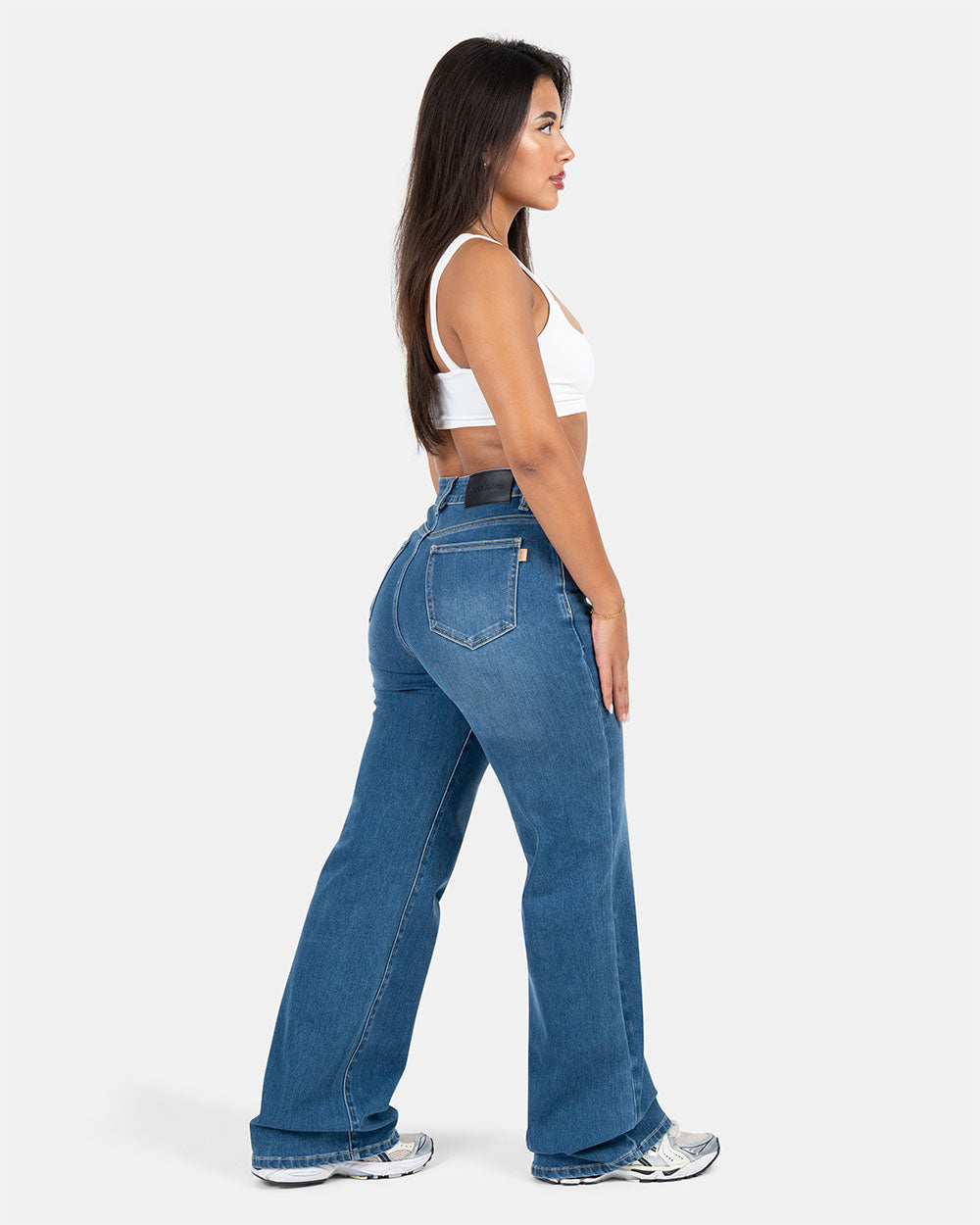 Curve-Hugging Relax – High-Waist – Mid Blue