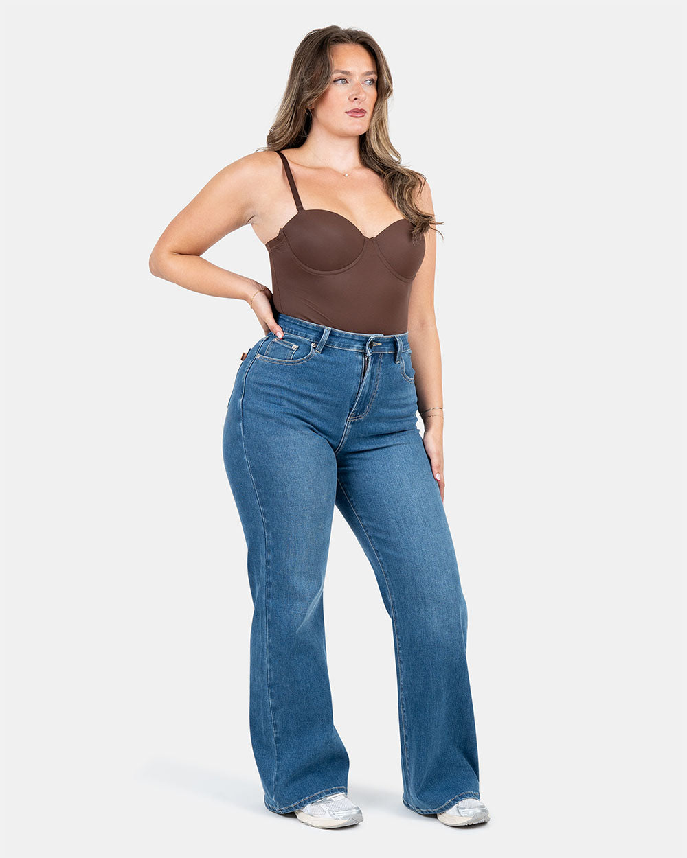 Curve-Hugging Relax – High-Waist – Mid Blue