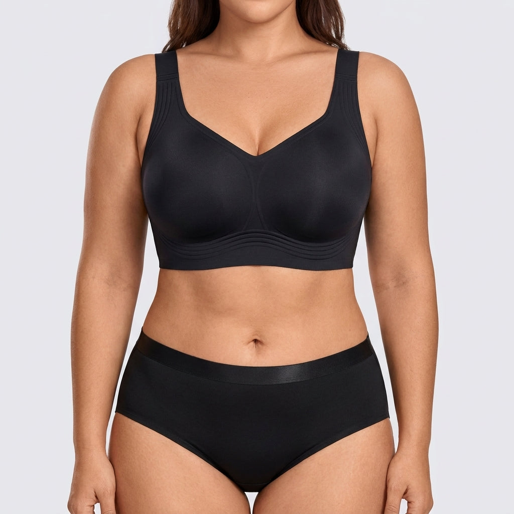 Seamless Jelly-Band Brief - Black on model, front #Color_Black