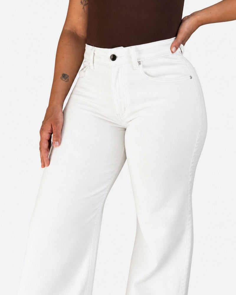 Jambe large – Taille mi-haute – Blanc
