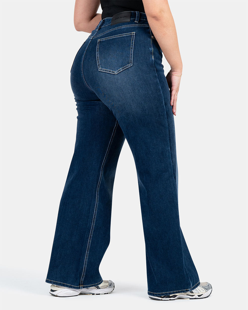 Curve-Hugging Relax – High-Waist – Indigo
