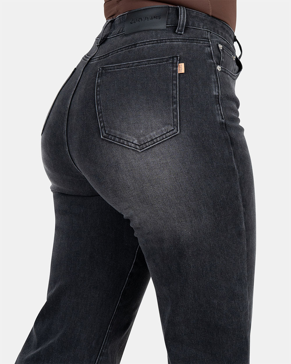 Curve-Hugging Relax – High-Waist – Black