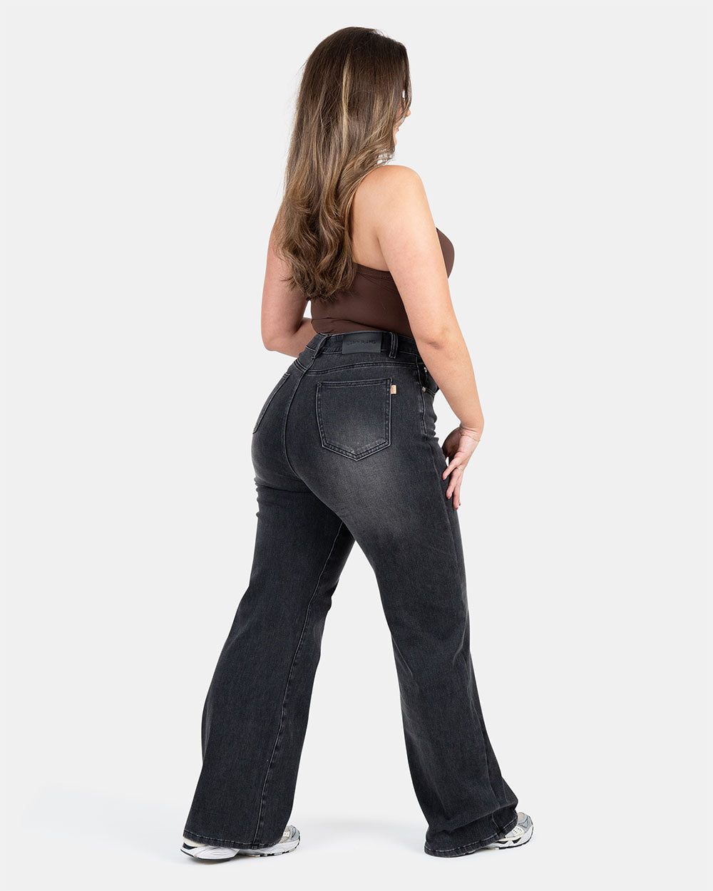 Curve-Hugging Relax – High-Waist – Black