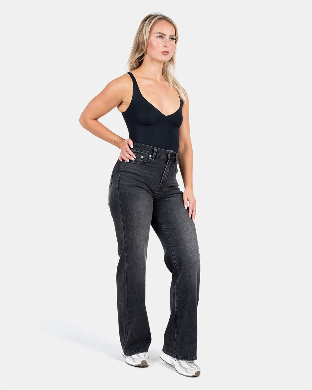 Curve-Hugging Relax – High-Waist – Black