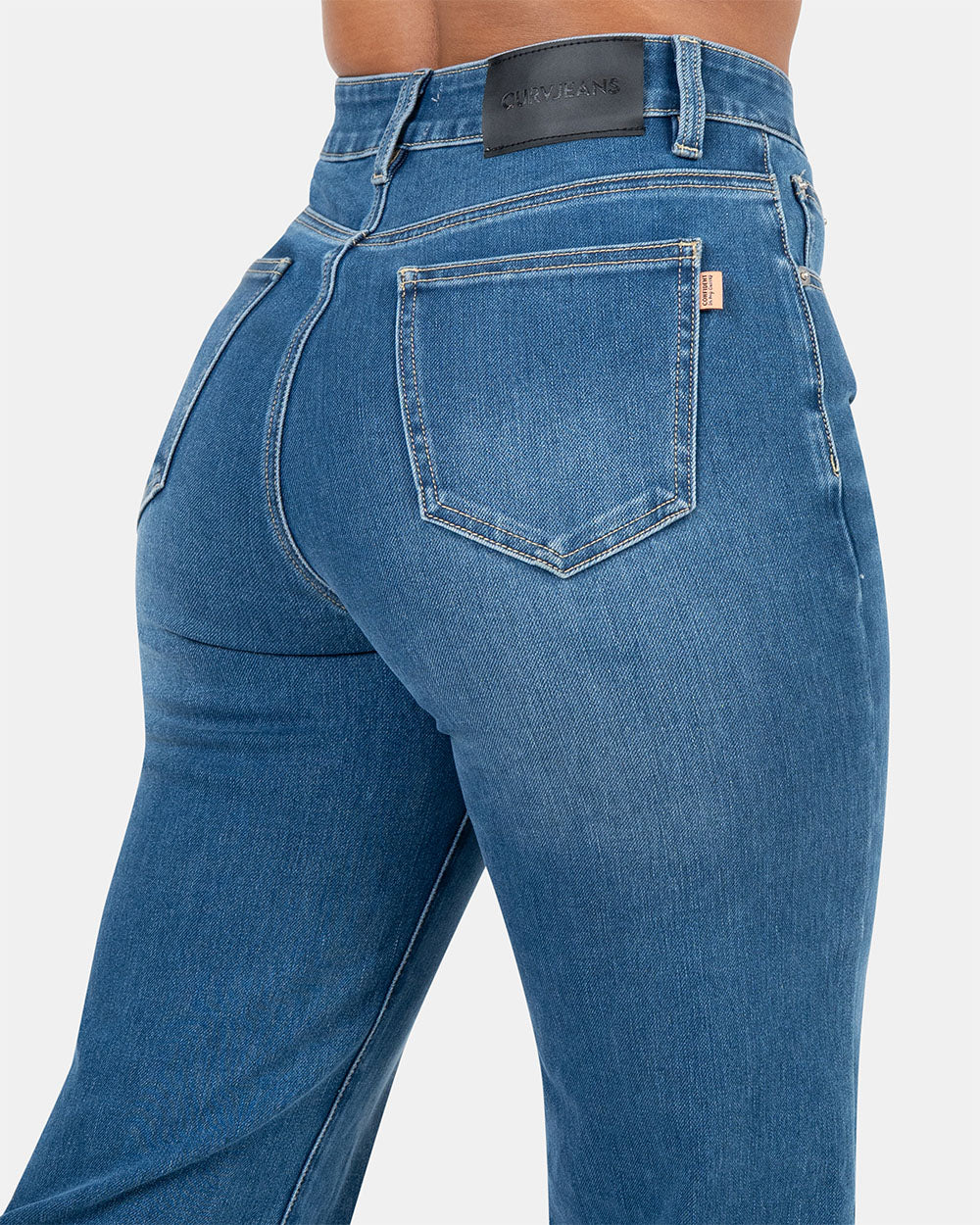 Curve-Hugging Relax – High-Waist – Mid Blue