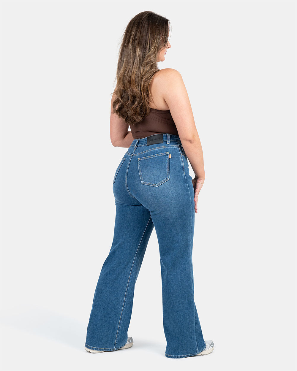 Curve-Hugging Relax – High-Waist – Mid Blue