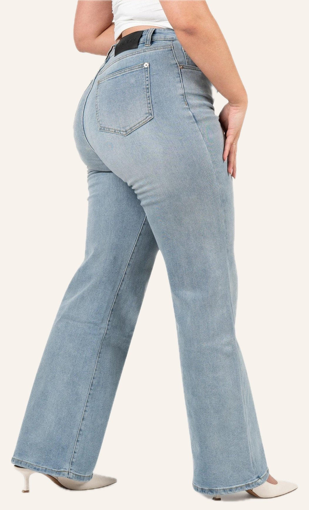Curvjeans Relax Sky Blue van achteren