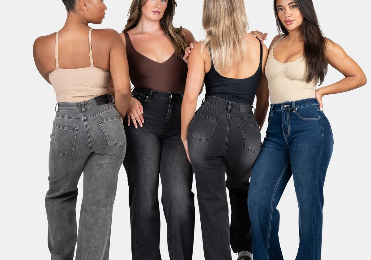 Vier vrouwen in Curvjeans